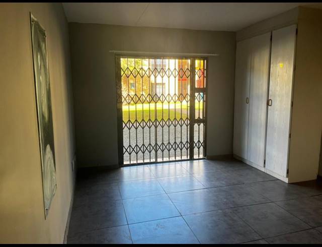 2 BEDROOM PROPERTY TO RENT IN KANONIERSPARK